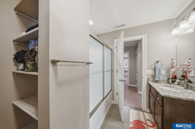 7821 S 97th Bay, Lincoln, NE 68526