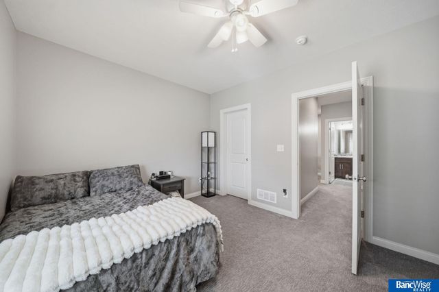 7821 S 97th Bay, Lincoln, NE 68526