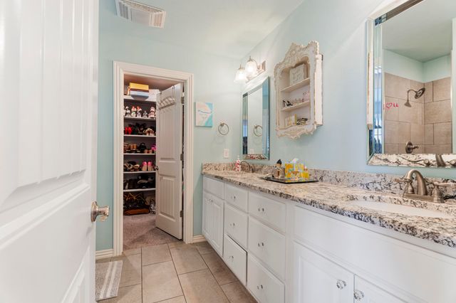 56907 E Maple Ridge Road, Monkey Island, OK 74331