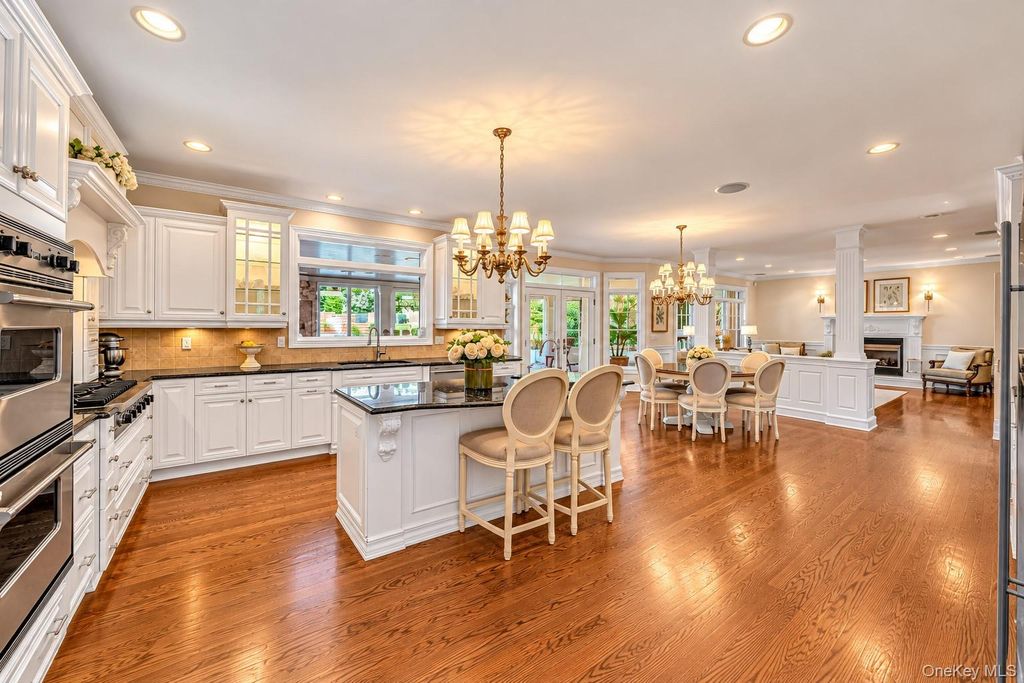 9 Godfrey Lane, Huntington, NY 11743 — photo 3