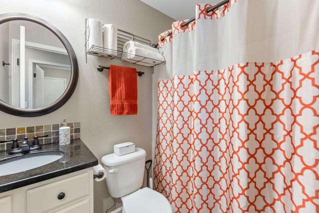 1202 N Oak St, Goddard, KS 67052