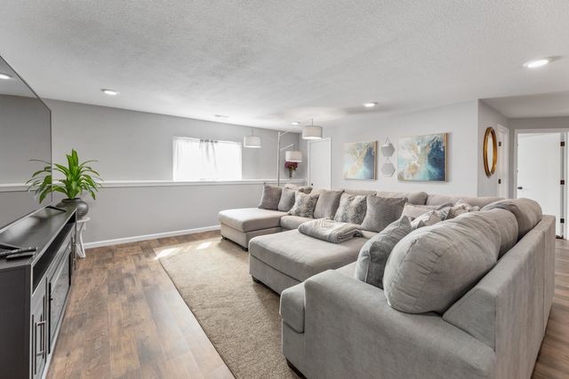 1202 N Oak St, Goddard, KS 67052