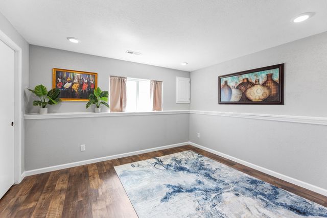 1202 N Oak St, Goddard, KS 67052