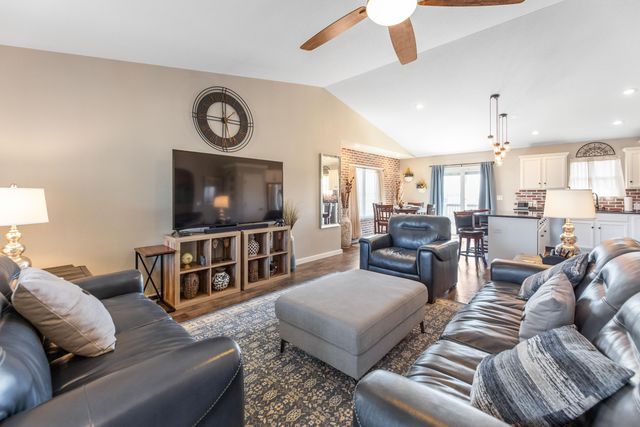 1202 N Oak St, Goddard, KS 67052