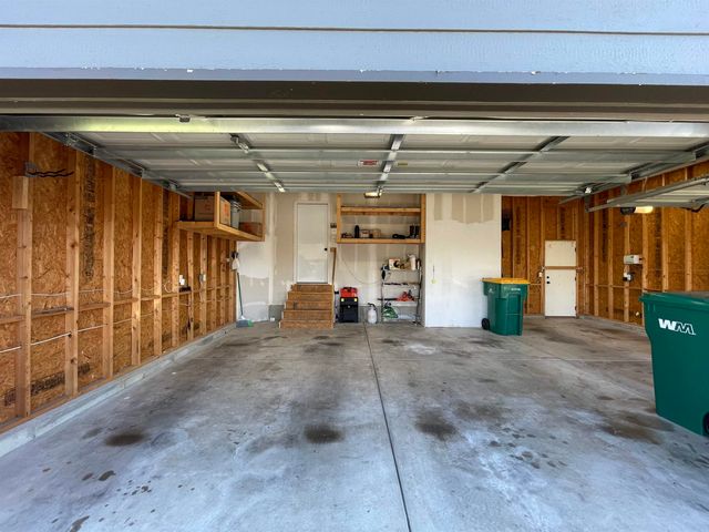 1202 N Oak St, Goddard, KS 67052