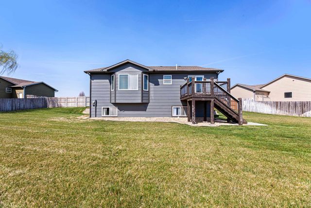 1202 N Oak St, Goddard, KS 67052