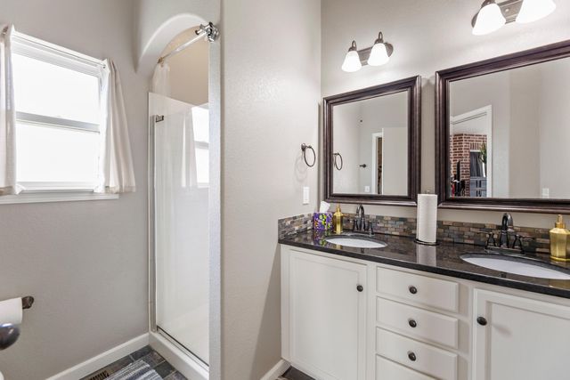 1202 N Oak St, Goddard, KS 67052