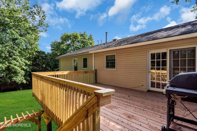 5 Hickory Hill Road, Jackson, NJ 08527
