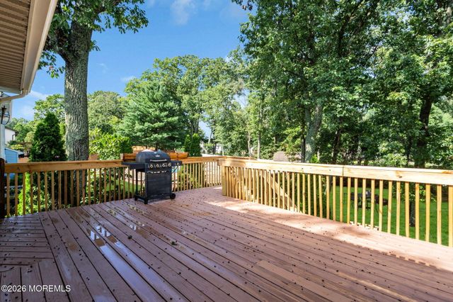 5 Hickory Hill Road, Jackson, NJ 08527