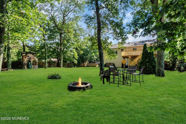 5 Hickory Hill Road, Jackson, NJ 08527