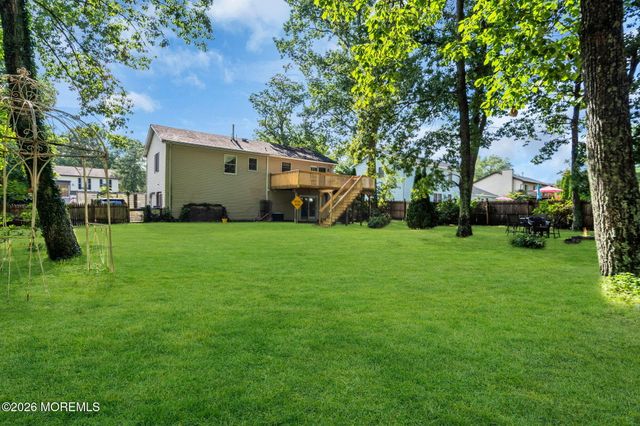 5 Hickory Hill Road, Jackson, NJ 08527