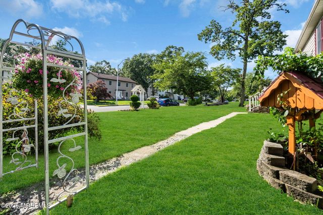 5 Hickory Hill Road, Jackson, NJ 08527