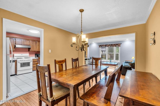5 Hickory Hill Road, Jackson, NJ 08527