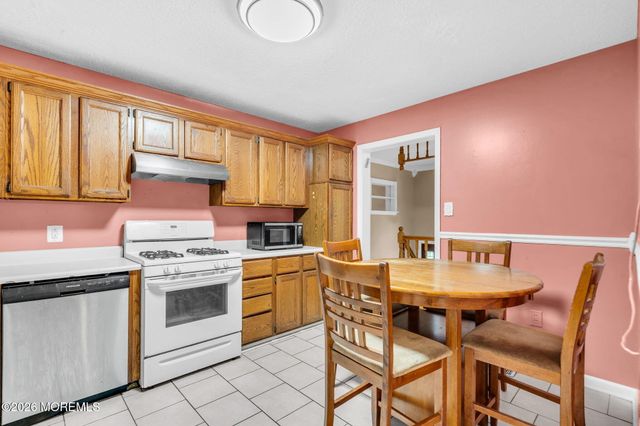 5 Hickory Hill Road, Jackson, NJ 08527