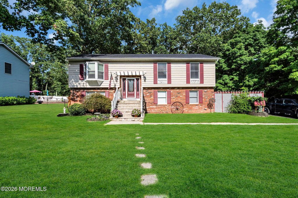 5 Hickory Hill Road, Jackson, NJ 08527