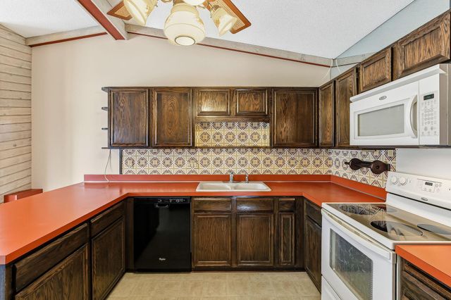 13857 78th Place N, Maple Grove, MN 55311