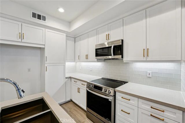 157 N First Avenue, Upland, CA 91786