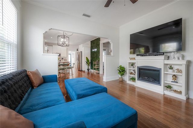 1010 E CURTIS STREET, Tampa, FL 33603