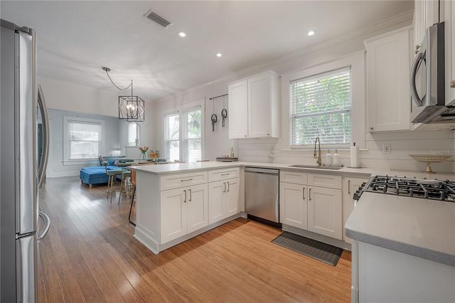 1010 E CURTIS STREET, Tampa, FL 33603