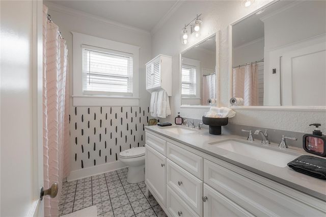1010 E CURTIS STREET, Tampa, FL 33603
