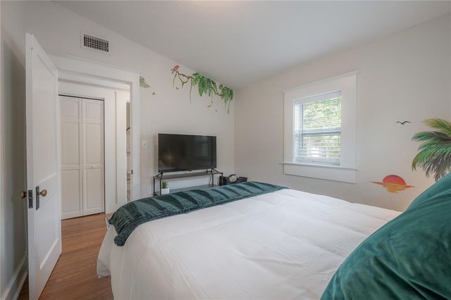 1010 E CURTIS STREET, Tampa, FL 33603