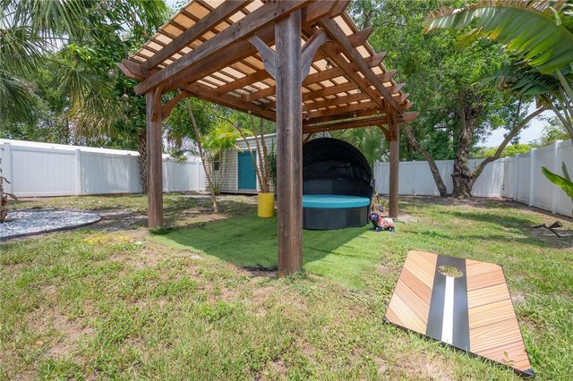 1010 E CURTIS STREET, Tampa, FL 33603