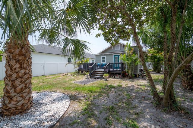 1010 E CURTIS STREET, Tampa, FL 33603