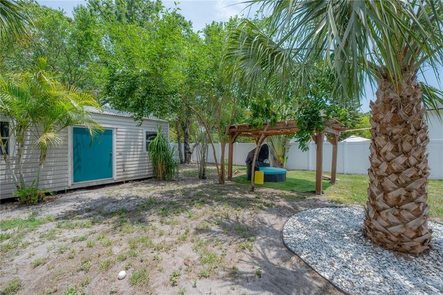1010 E CURTIS STREET, Tampa, FL 33603