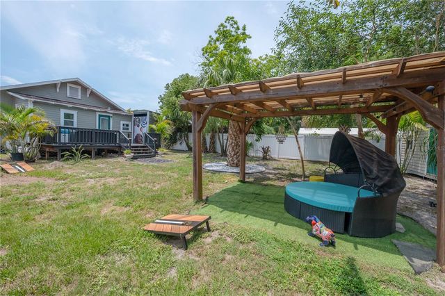 1010 E CURTIS STREET, Tampa, FL 33603