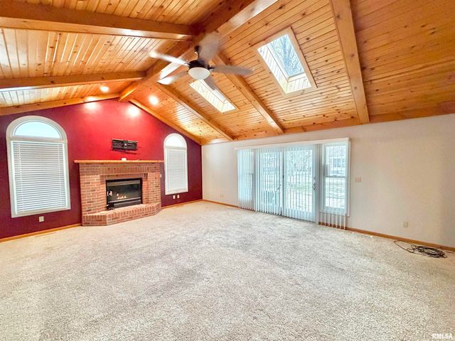 1963 W LOSEY Street, Galesburg, IL 61401