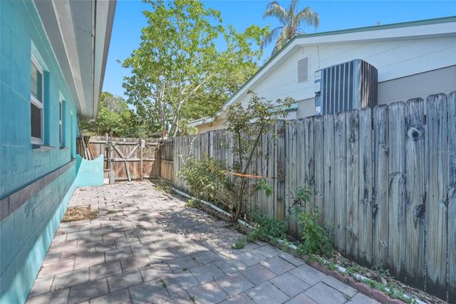 4624 27TH AVENUE S, Gulfport, FL 33711