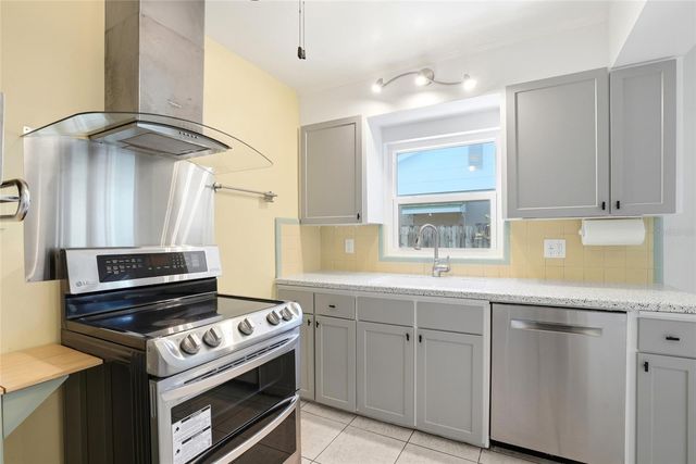 4624 27TH AVENUE S, Gulfport, FL 33711