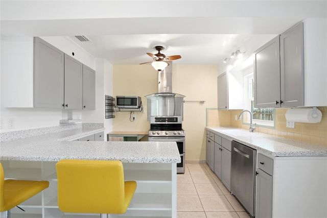 4624 27TH AVENUE S, Gulfport, FL 33711