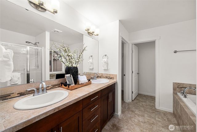 1752 42nd Street NE, Auburn, WA 98002