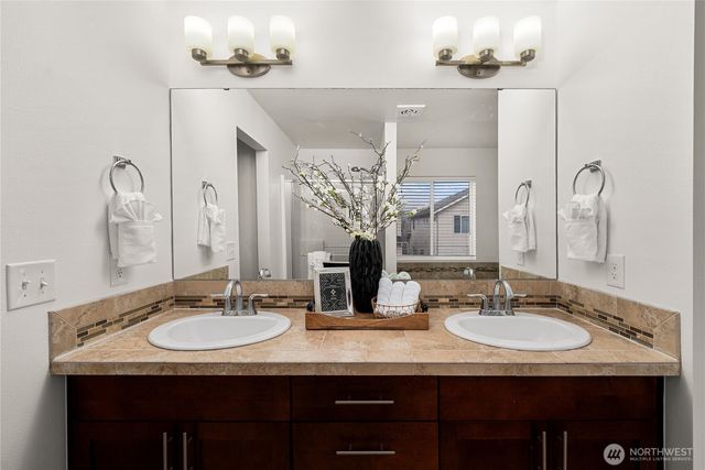 1752 42nd Street NE, Auburn, WA 98002