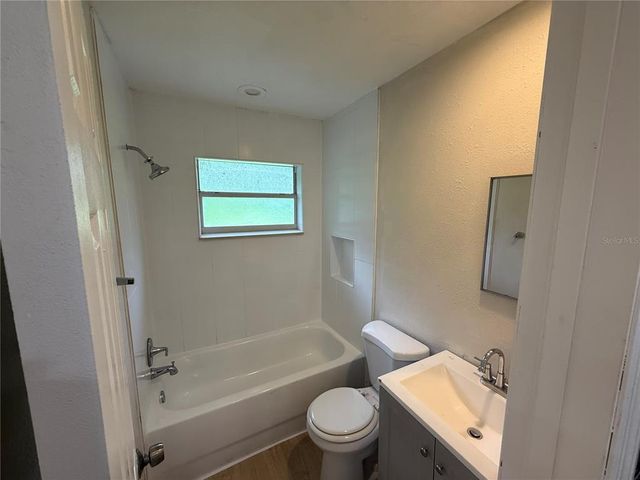 10022 N LANTANA AVENUE B, Tampa, FL 33612