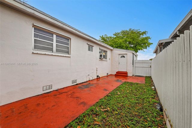 210 E 59th St, Hialeah, FL 33013