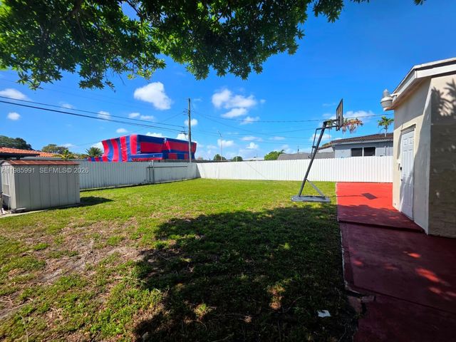 210 E 59th St, Hialeah, FL 33013
