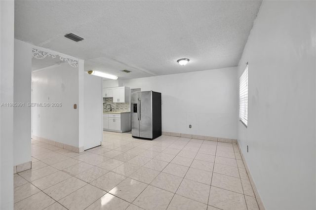 210 E 59th St, Hialeah, FL 33013