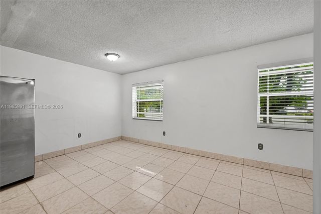 210 E 59th St, Hialeah, FL 33013