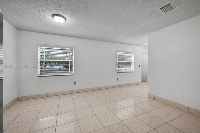 210 E 59th St, Hialeah, FL 33013