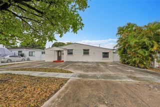 210 E 59th St, Hialeah, FL 33013