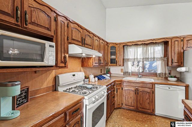 6700 S Bermuda Drive, Lincoln, NE 68506