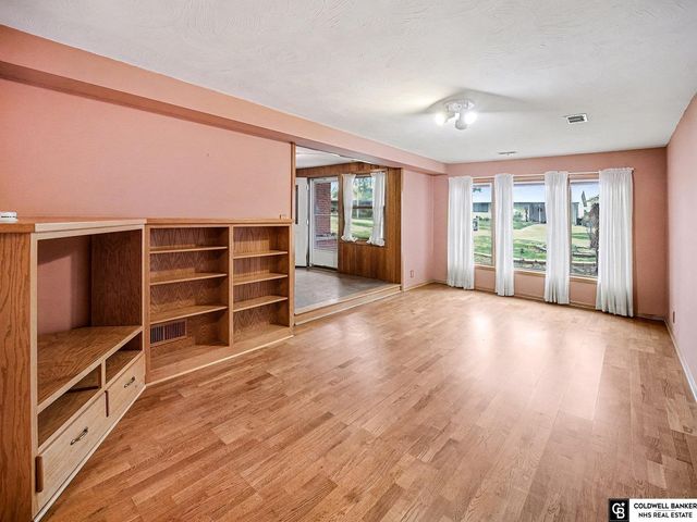 6700 S Bermuda Drive, Lincoln, NE 68506