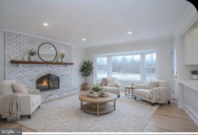 150 WINDSOR RD, Robbinsville, NJ 08691