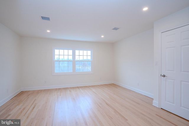 150 WINDSOR RD, Robbinsville, NJ 08691