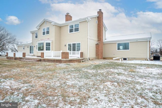 150 WINDSOR RD, Robbinsville, NJ 08691