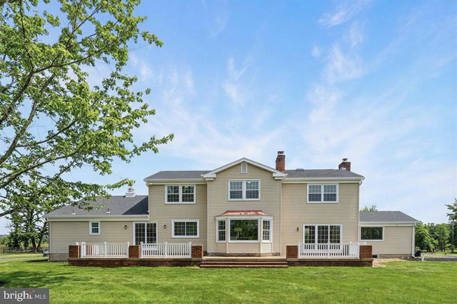 150 WINDSOR RD, Robbinsville, NJ 08691