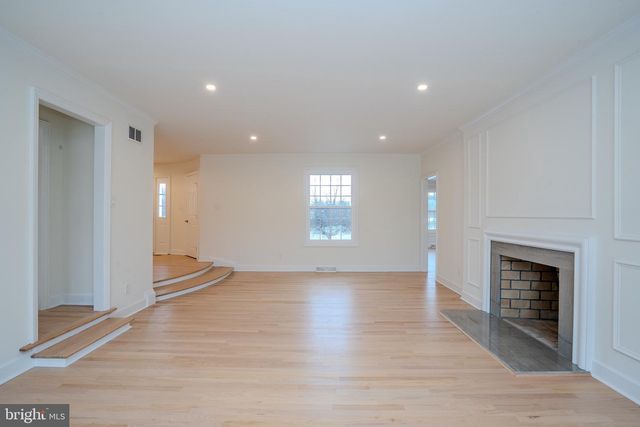 150 WINDSOR RD, Robbinsville, NJ 08691