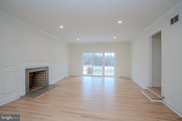 150 WINDSOR RD, Robbinsville, NJ 08691